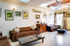 Hostie Aarna-4 BR apt near Moolchand/Apollo, S. Delhi